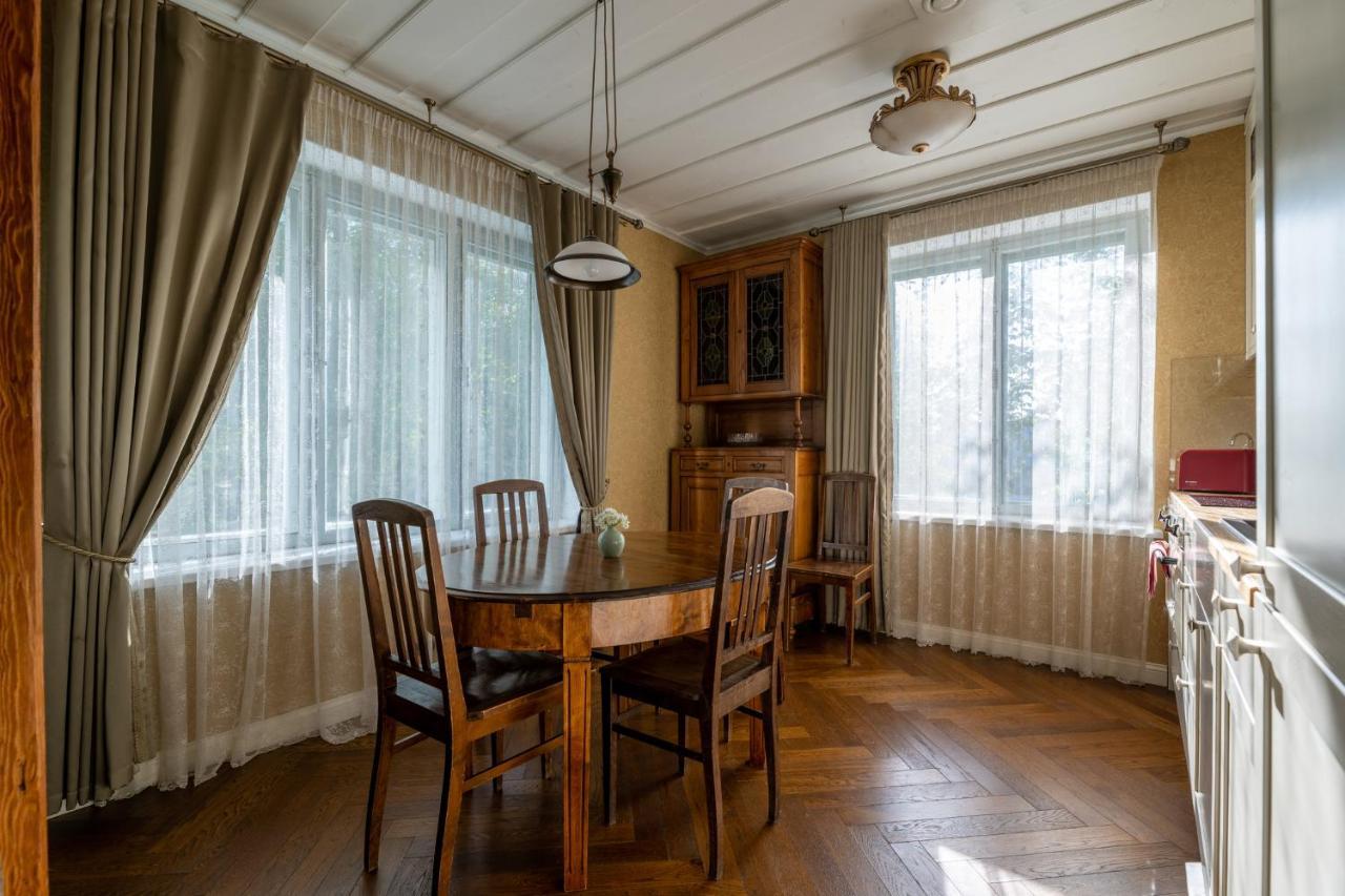 Pargimaja Apartments Kuressaare Buitenkant foto