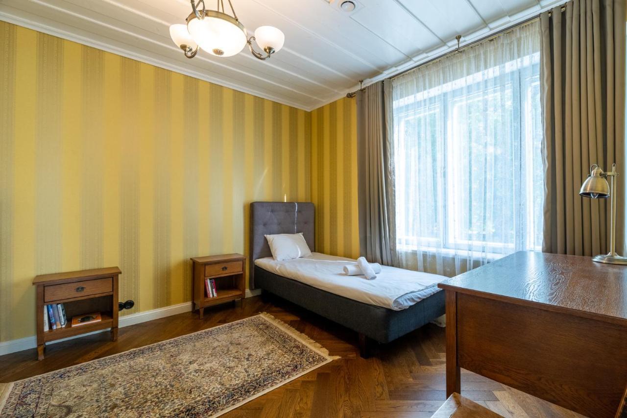 Pargimaja Apartments Kuressaare Buitenkant foto