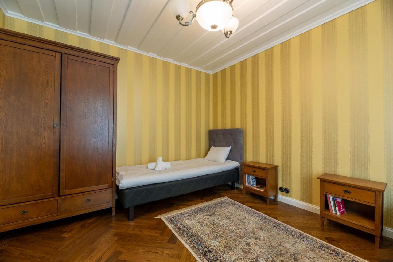 Pargimaja Apartments Kuressaare Buitenkant foto