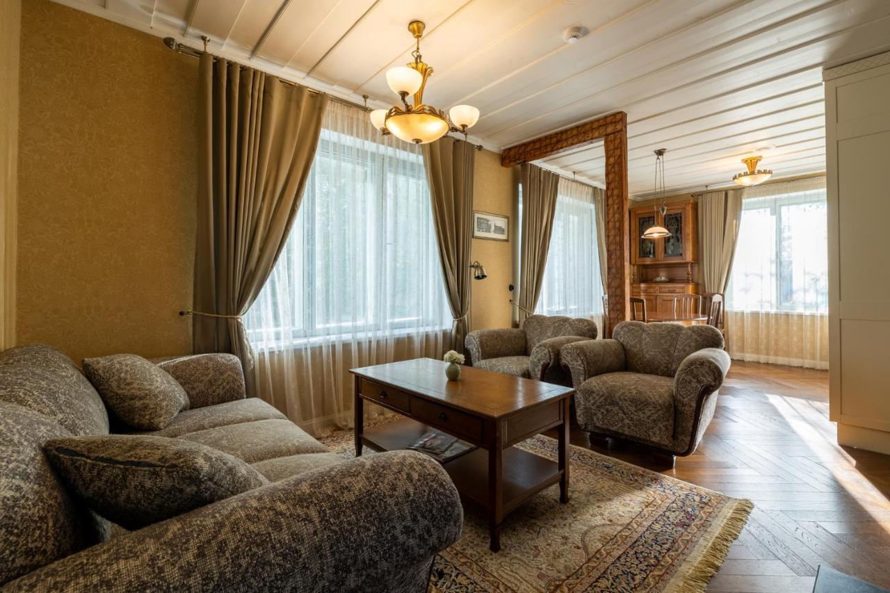 Pargimaja Apartments Kuressaare Buitenkant foto