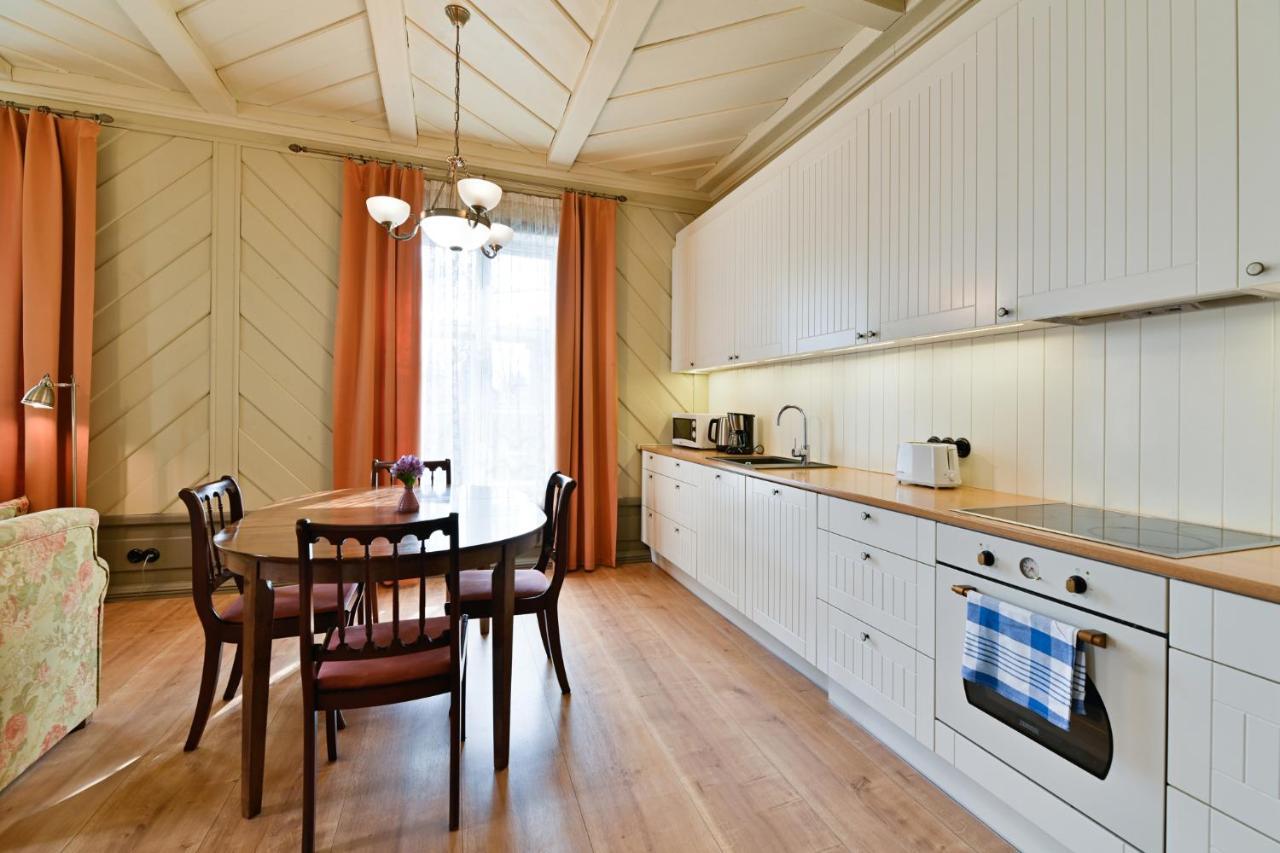 Pargimaja Apartments Kuressaare Buitenkant foto